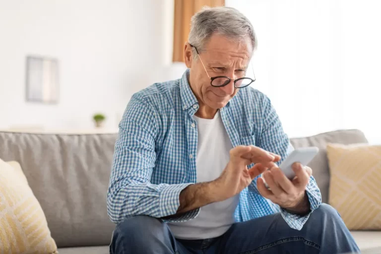 O Que Fazer Quando o Celular Está Lento: Guia Prático